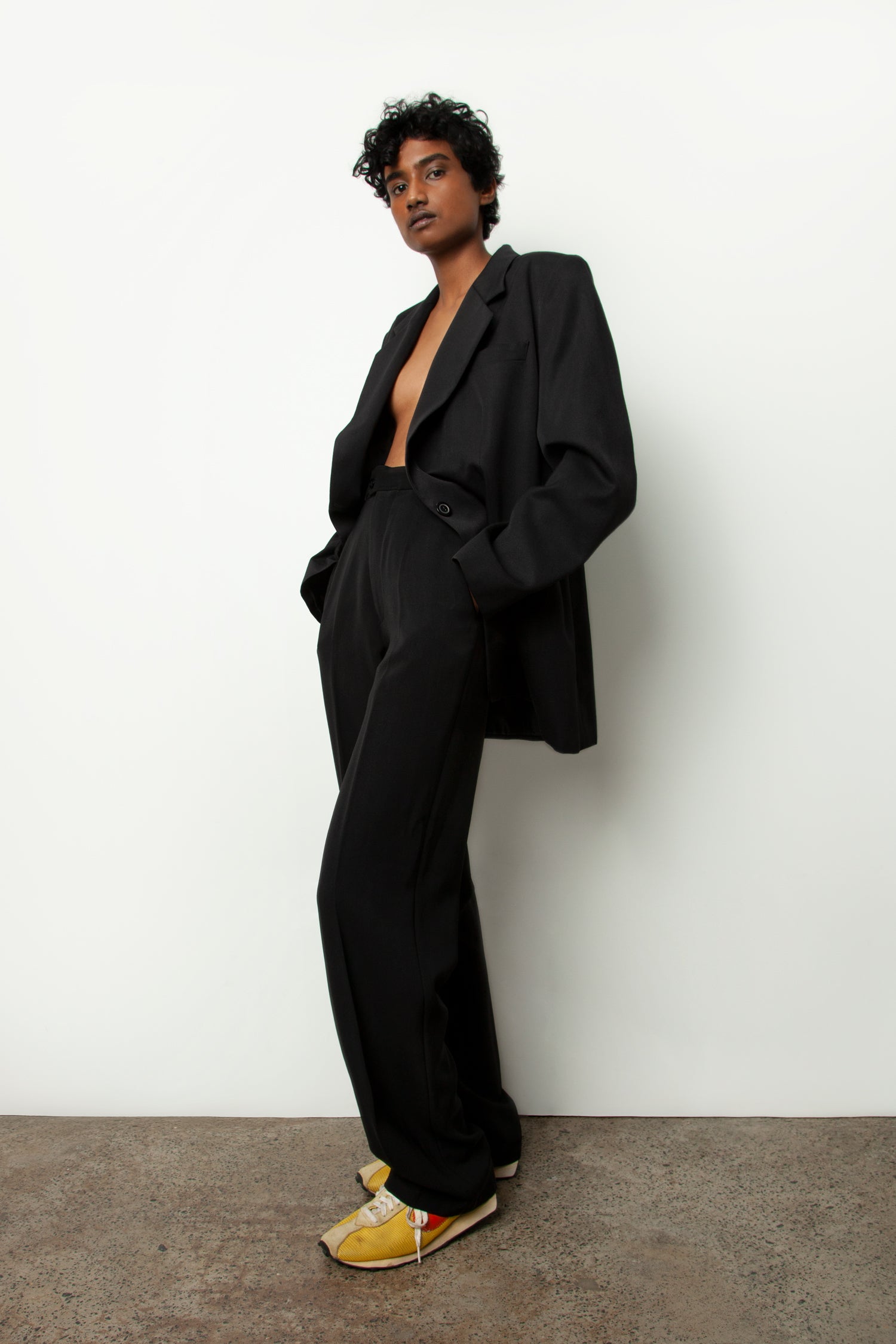 CLASSIC BLAZER