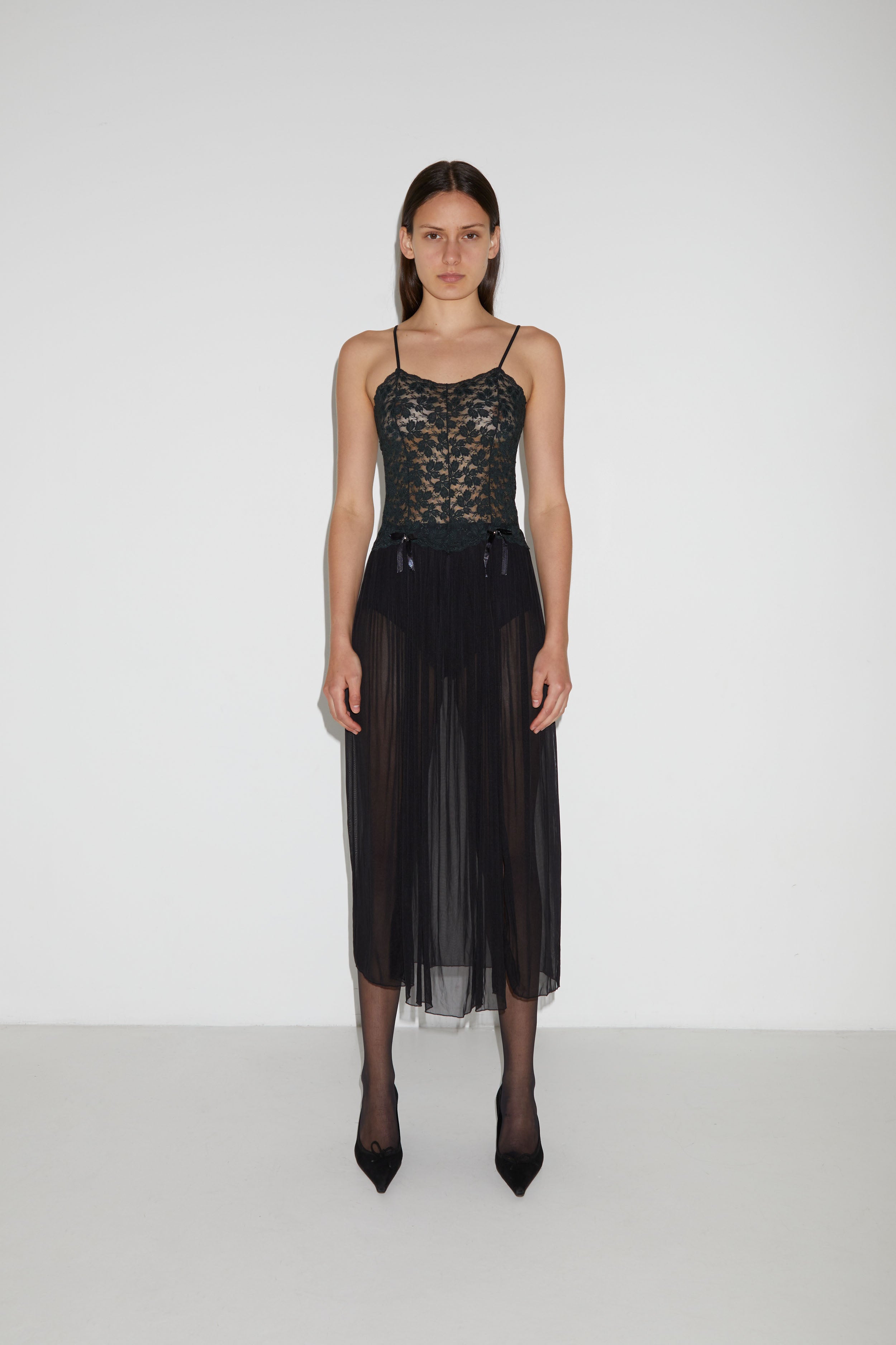 LACE NEGLIGEE