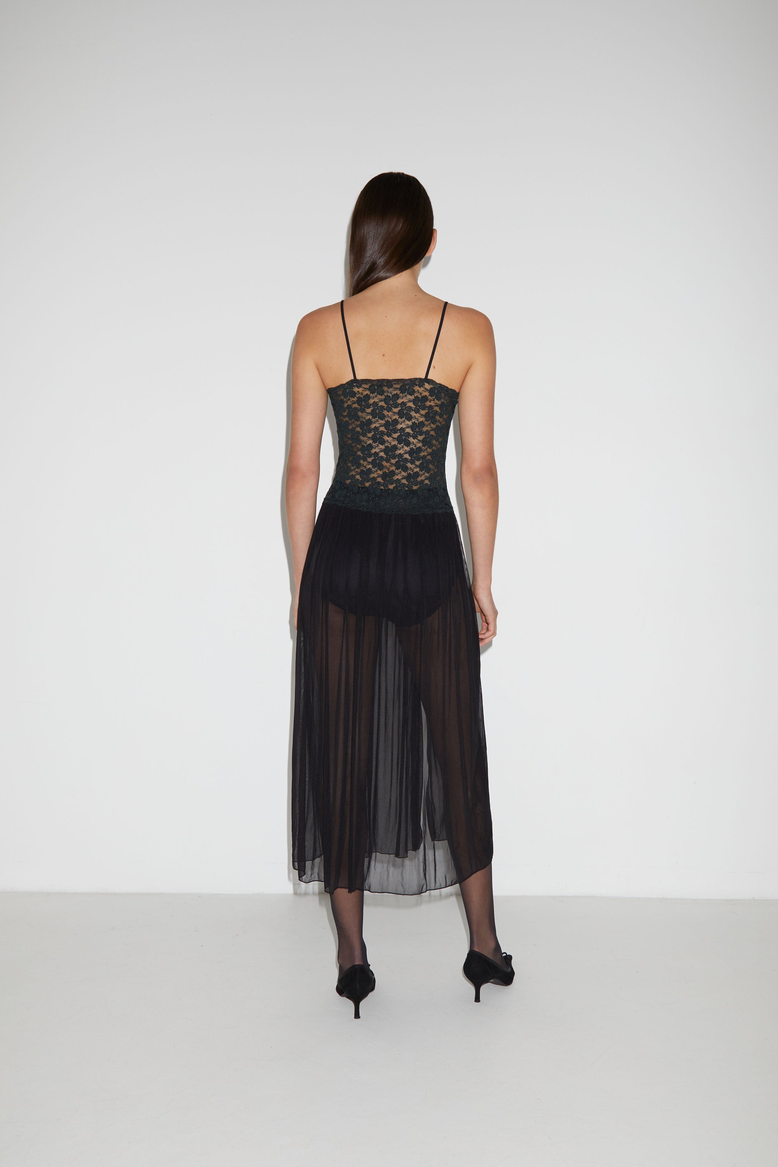 LACE NEGLIGEE