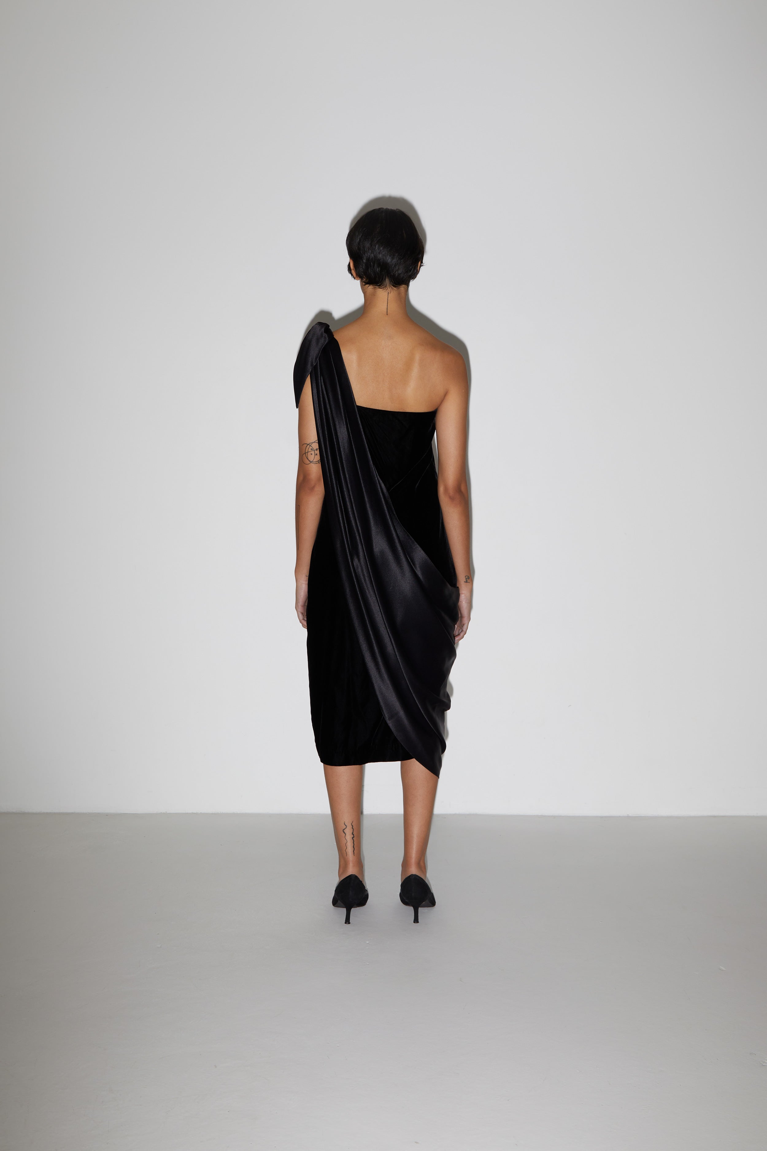 BILL BLASS VELVET SATIN DRESS