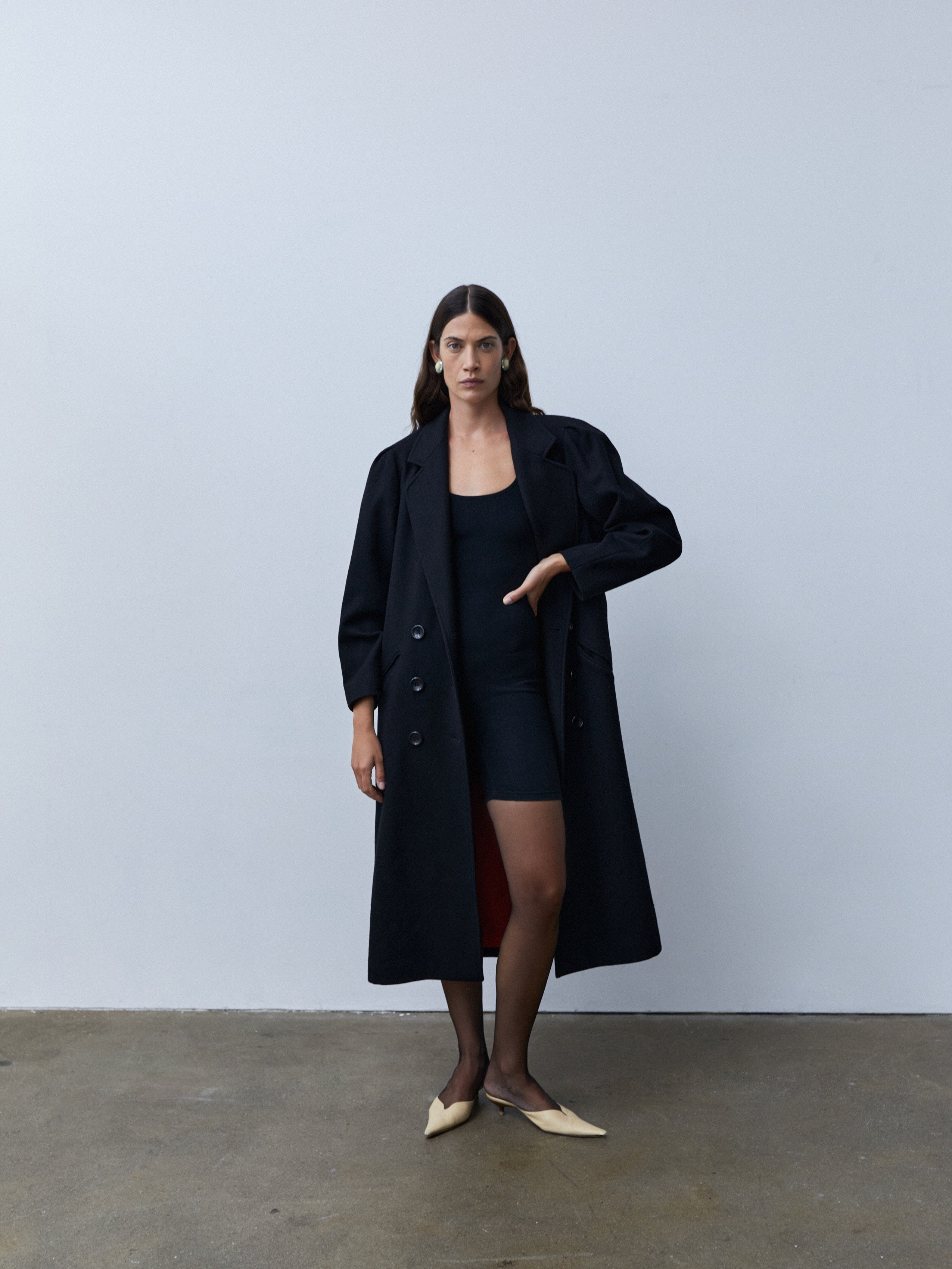 CURVE SHOULDER COAT