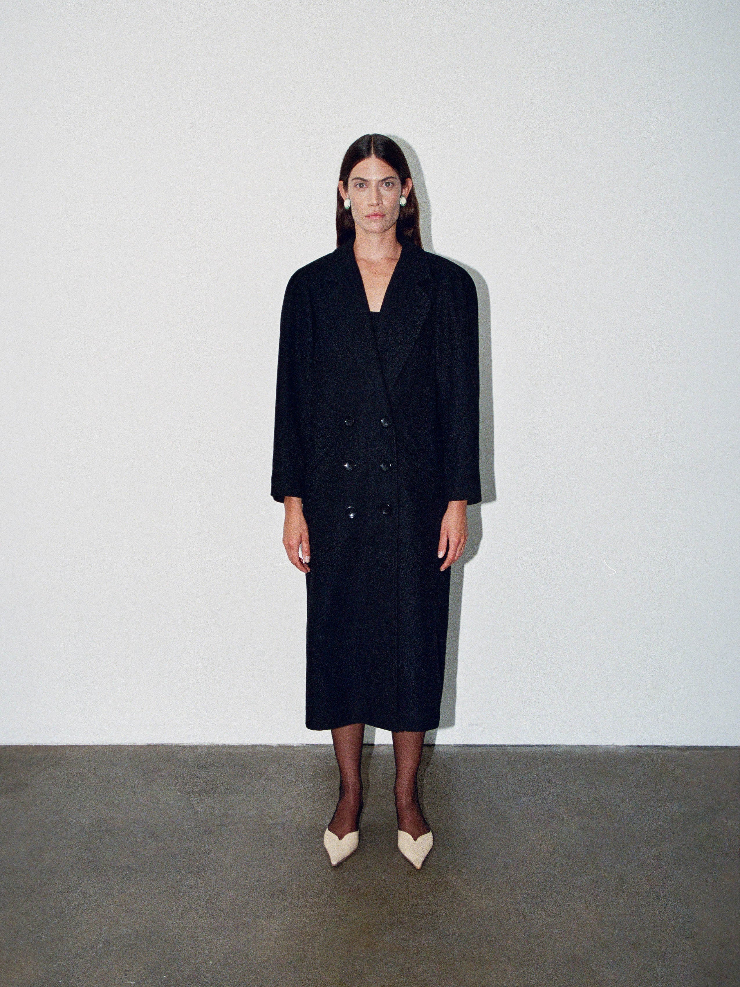 CURVE SHOULDER COAT