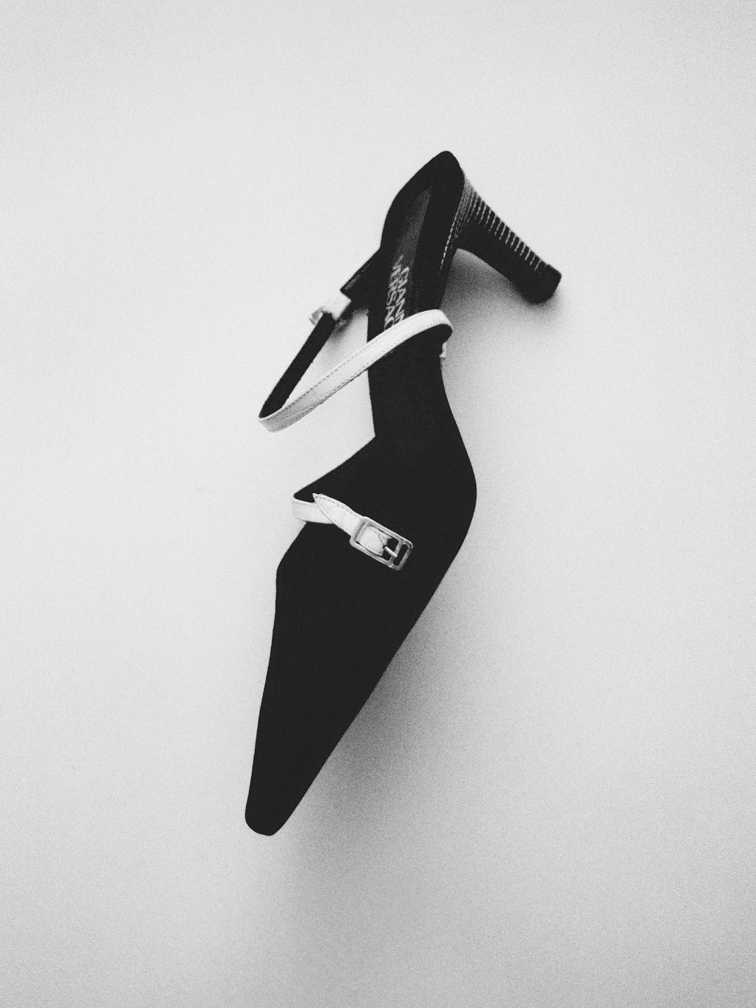 GIANNI VERSACE SUEDE HEELS