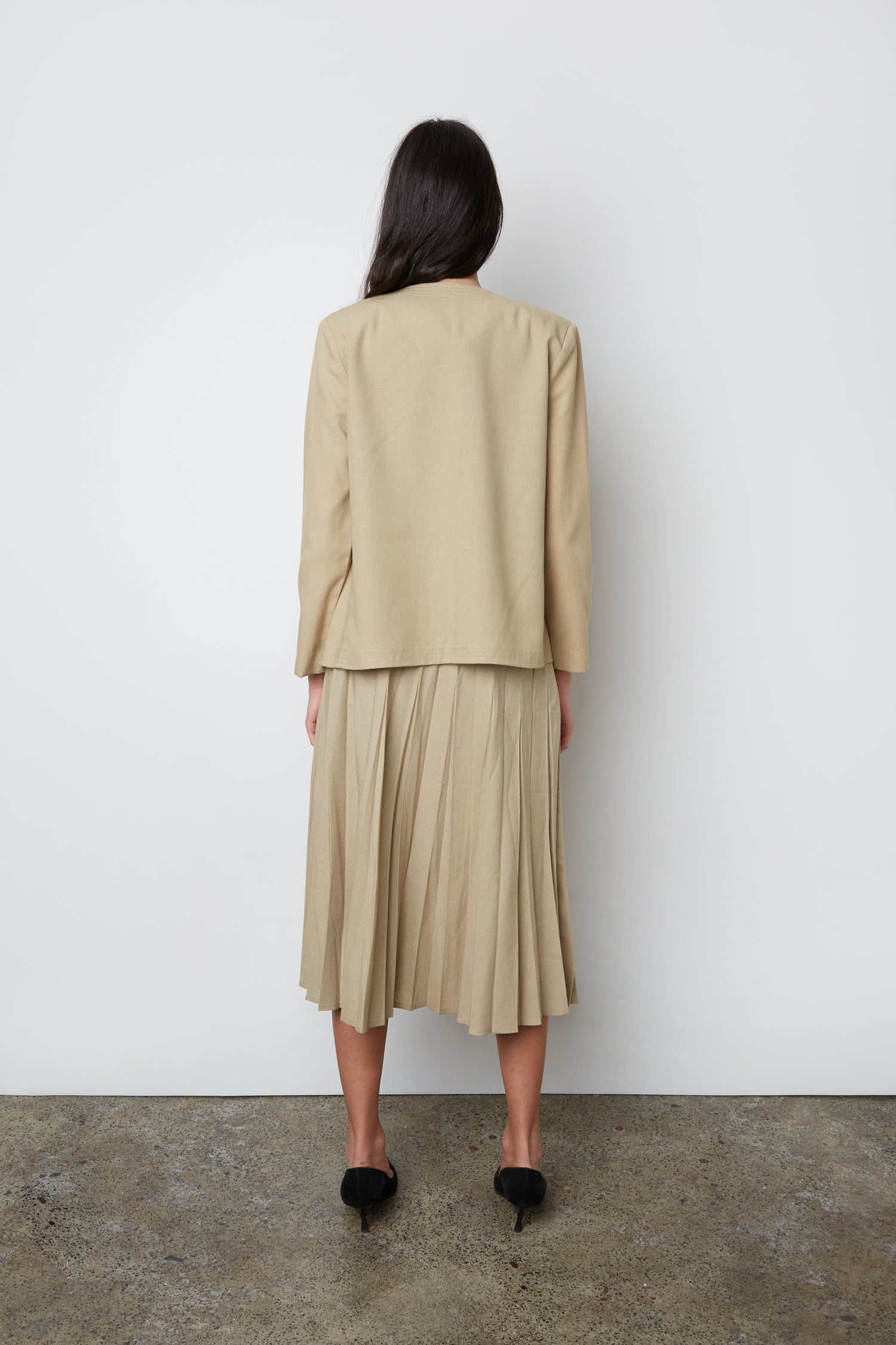 PLEATED SKIRT SUIT