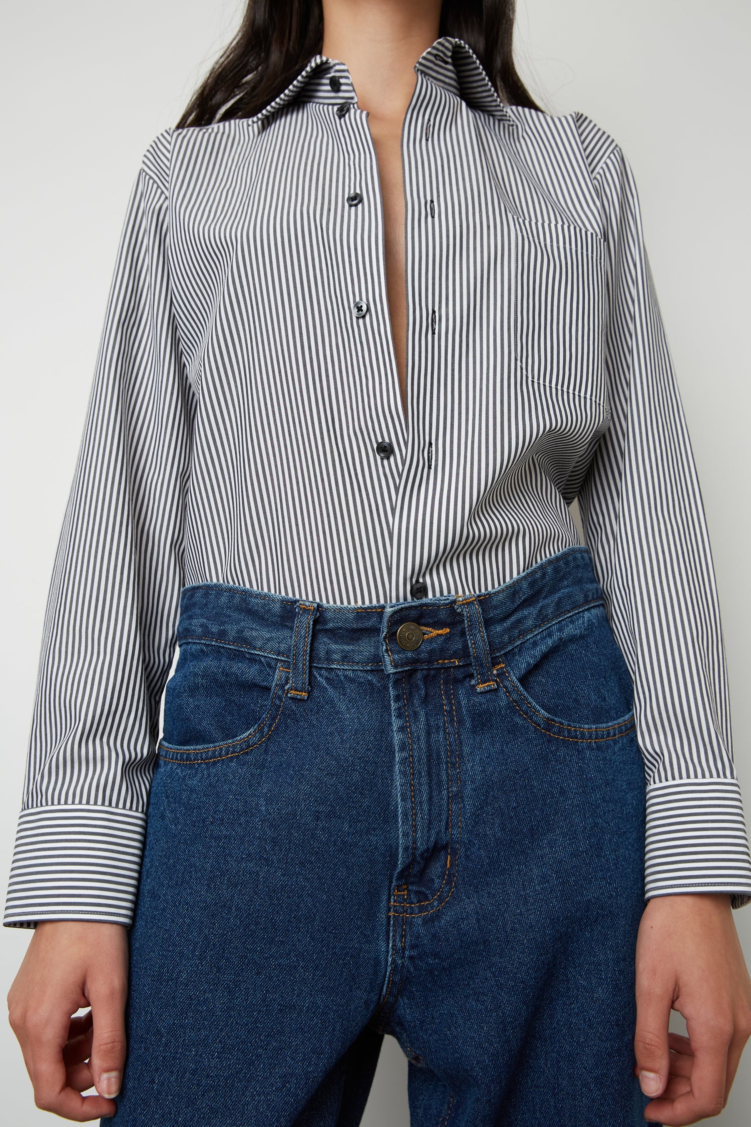 CLASSIC STRIPE SHIRT