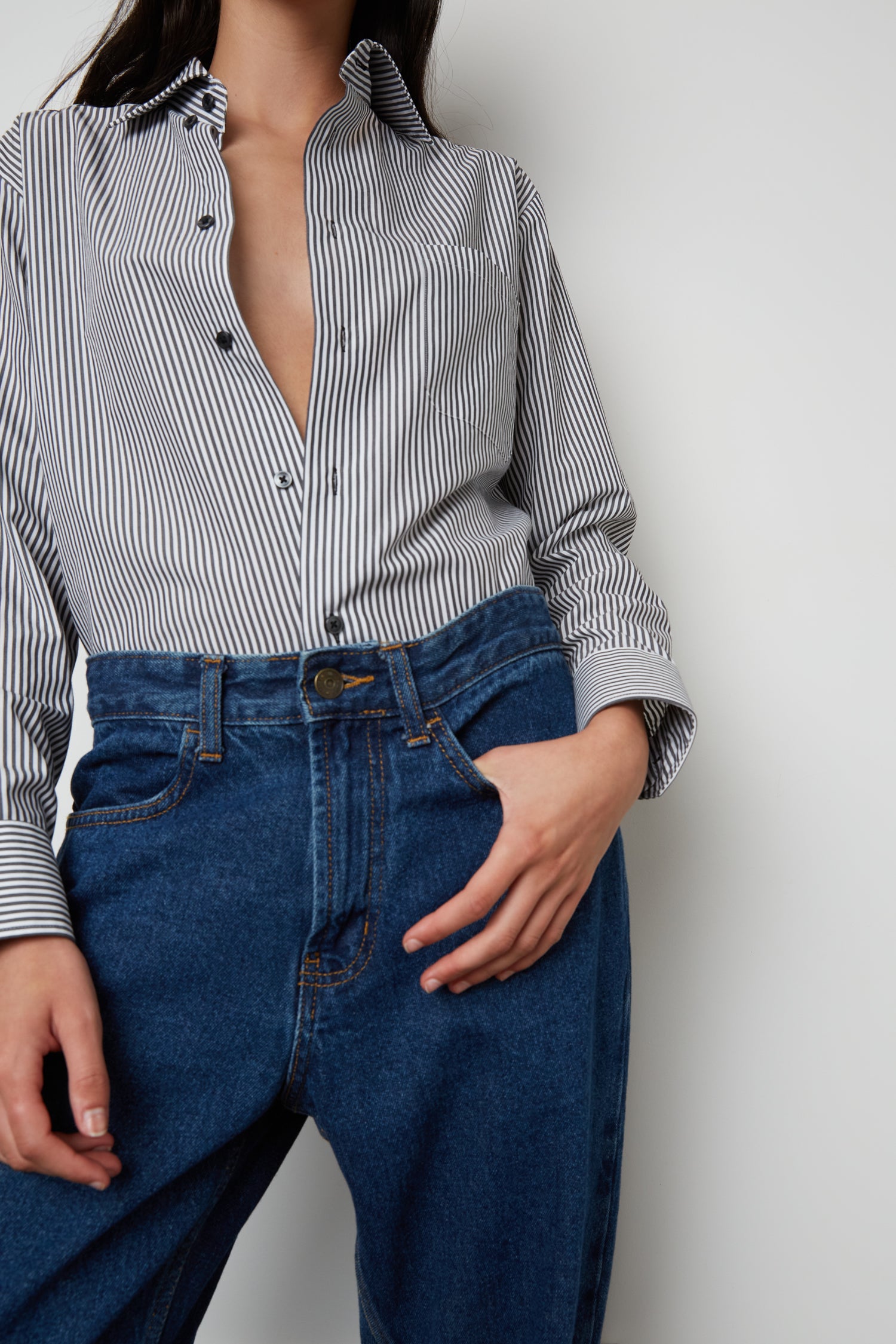 CLASSIC STRIPE SHIRT