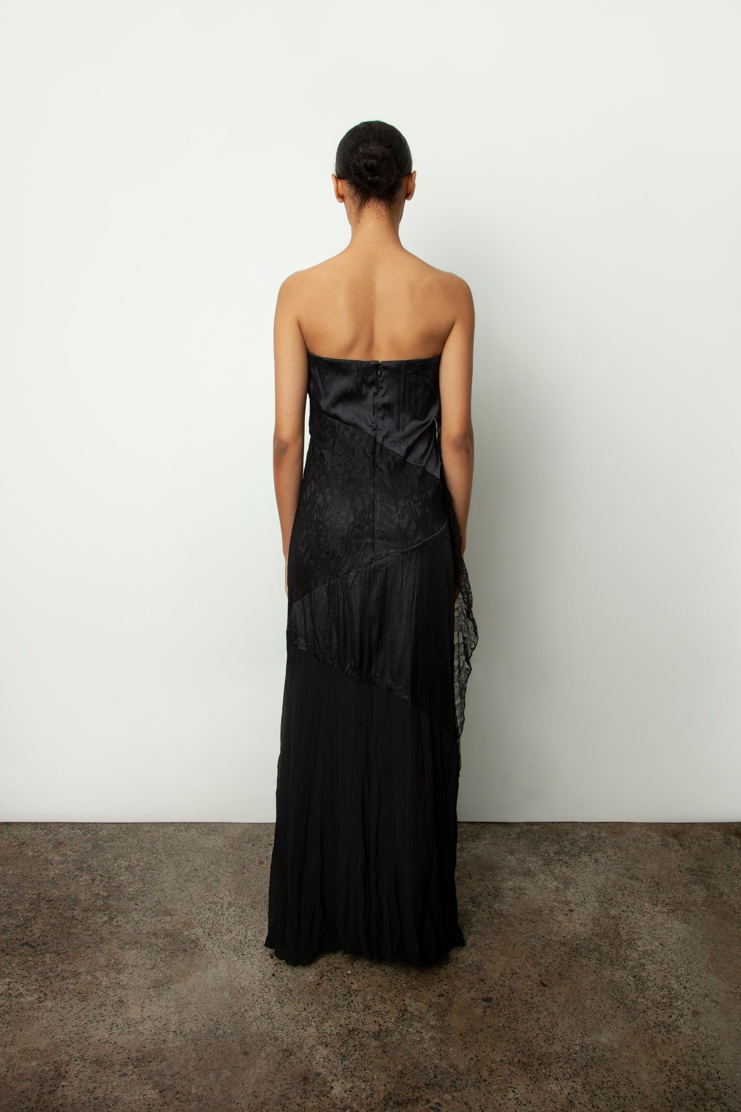STRAPLESS LACE DRESS