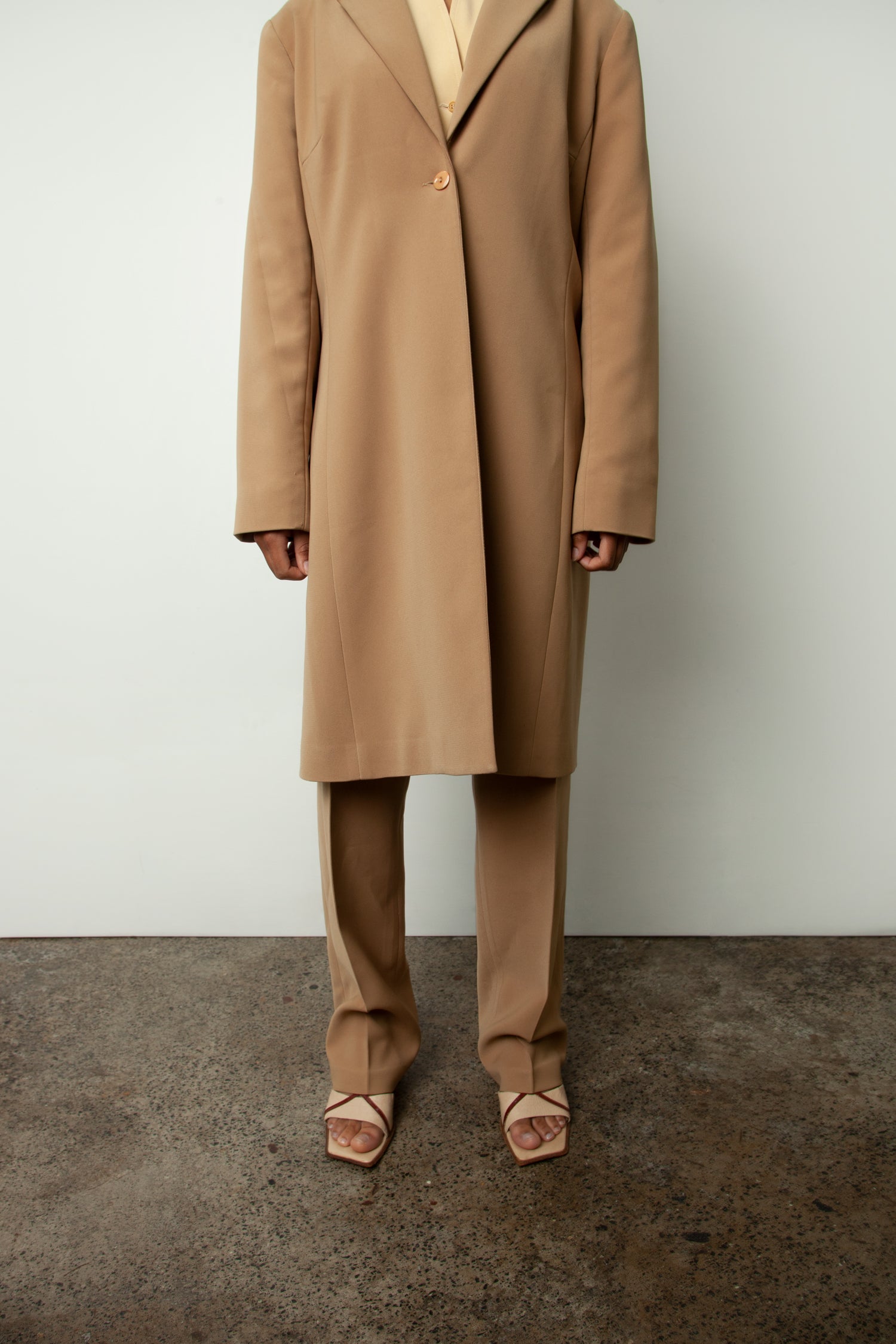 LONGLINE SUIT