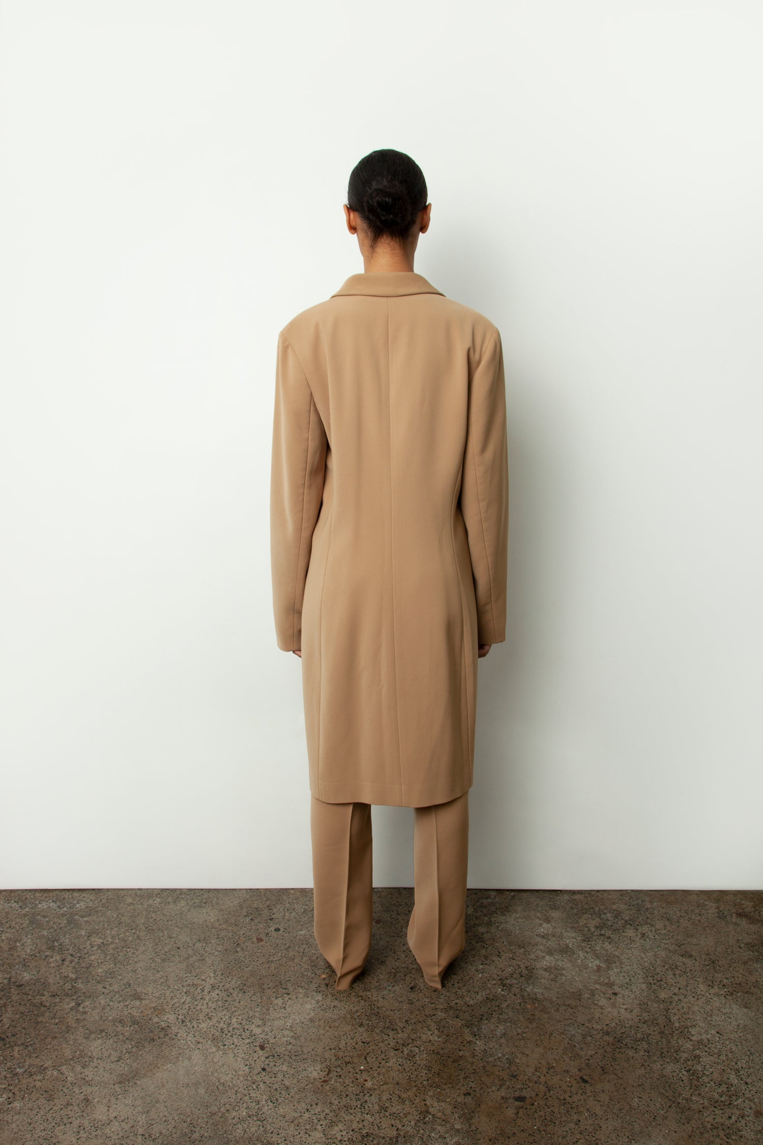 LONGLINE SUIT