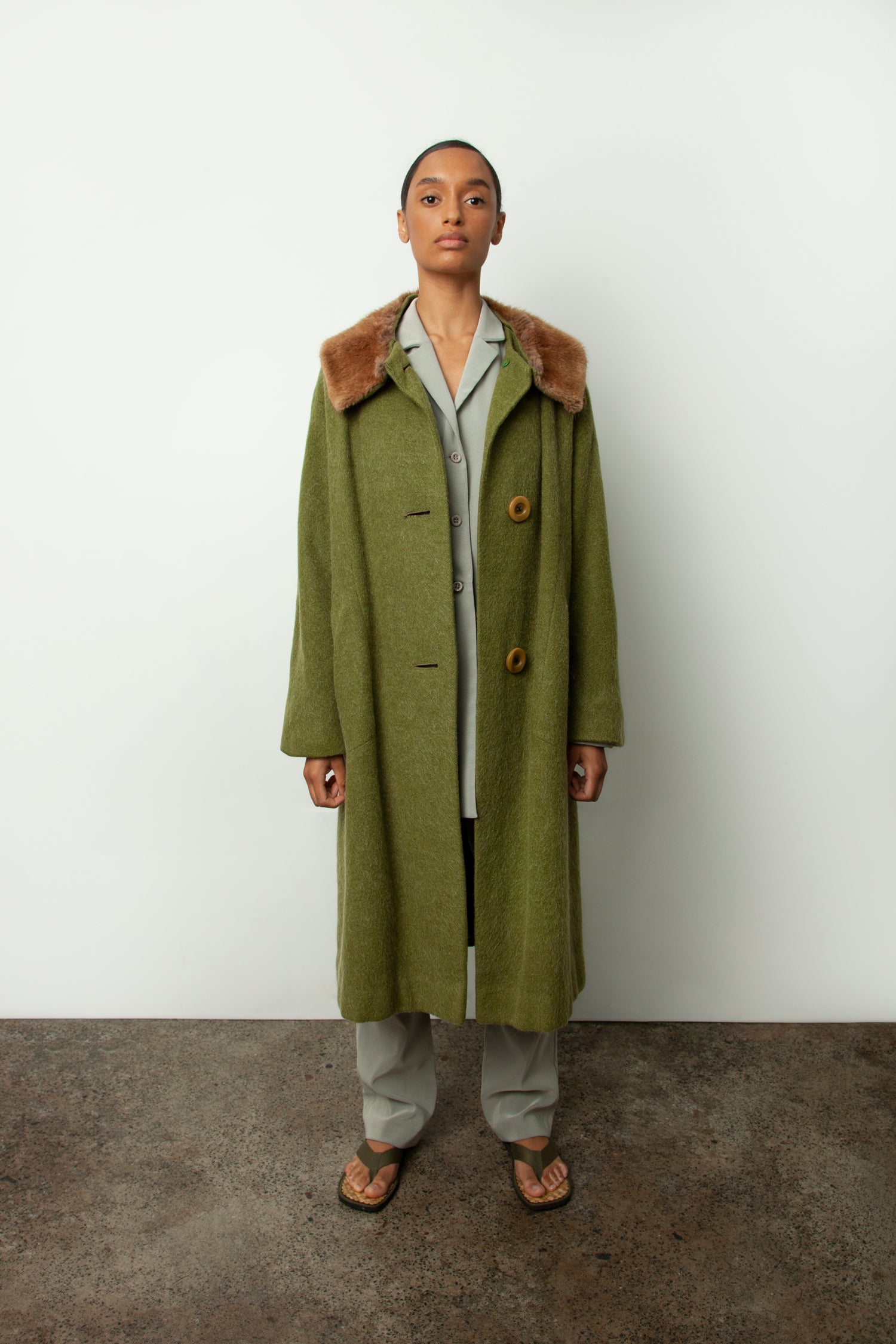 APPLE COAT