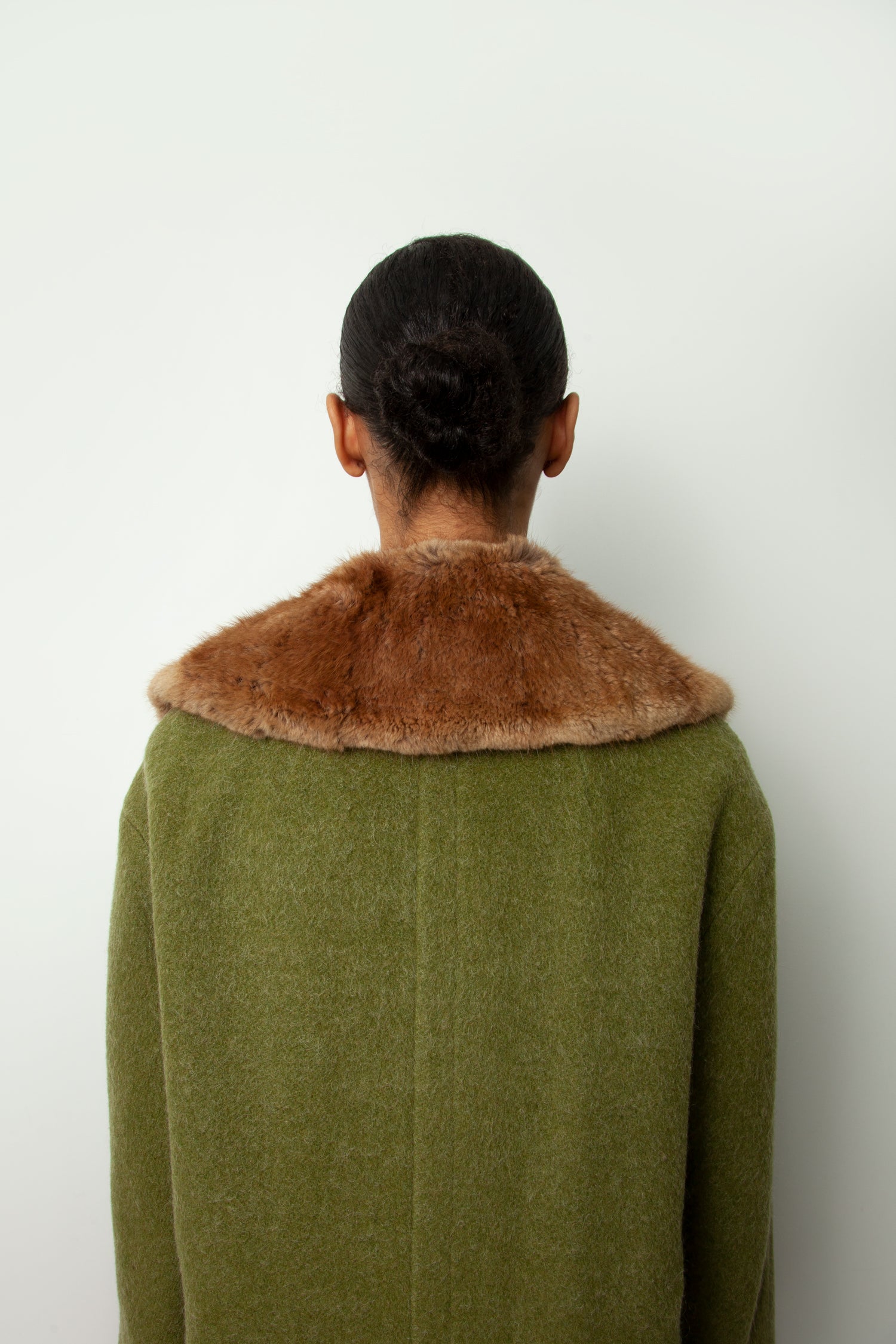 APPLE COAT