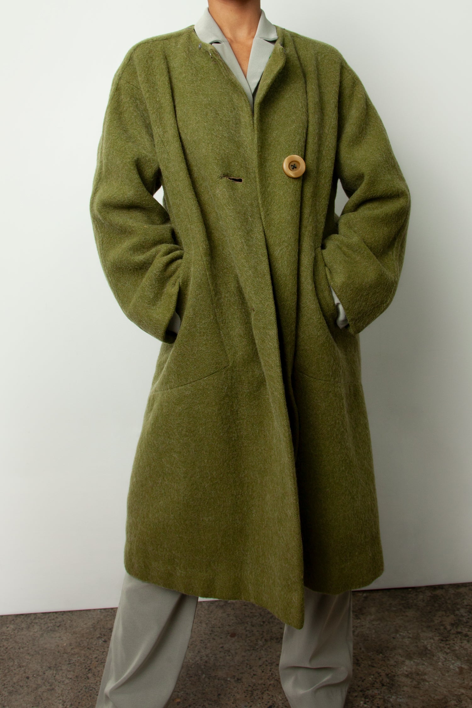 APPLE COAT
