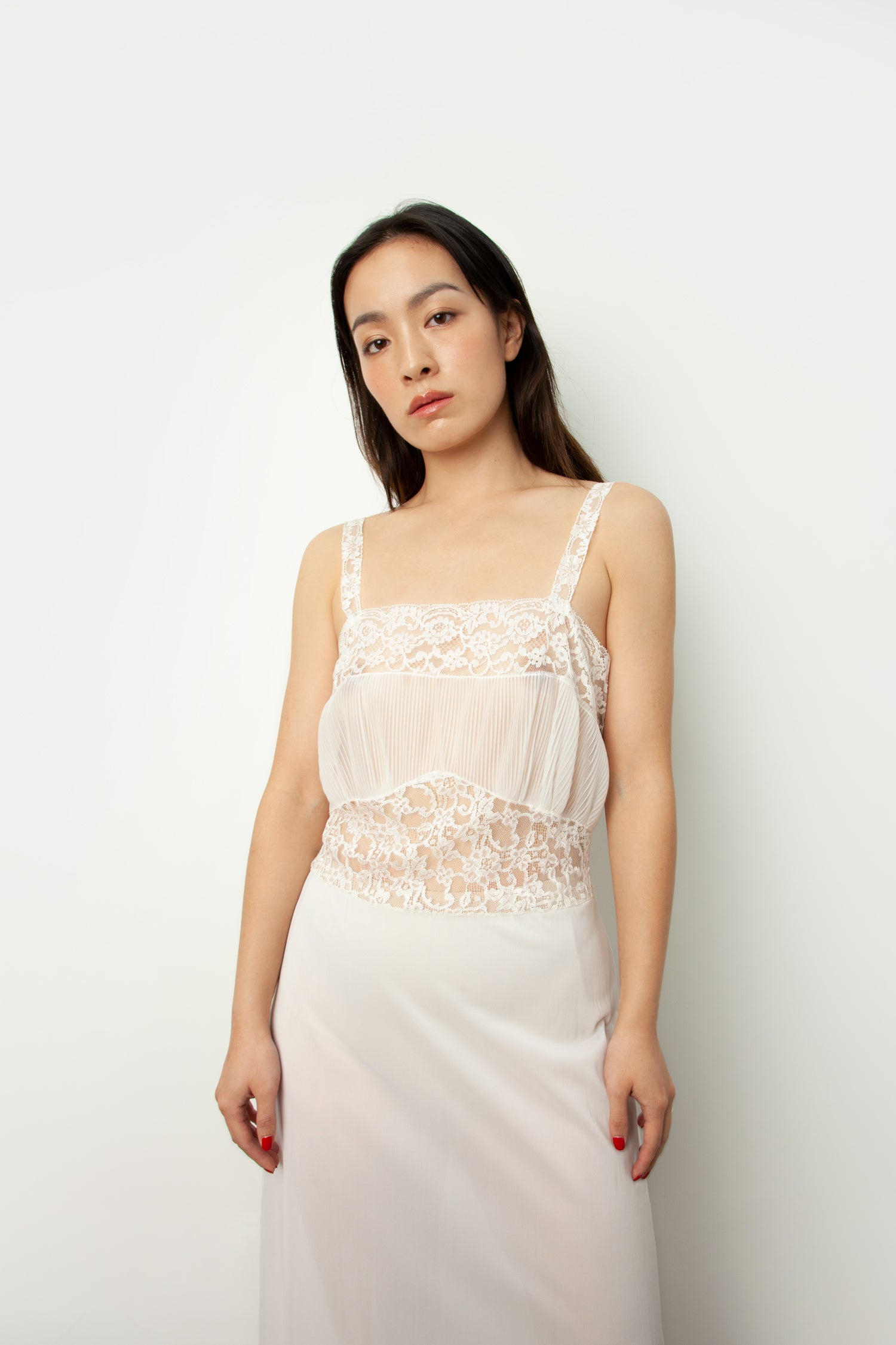 LACE CHEMISE