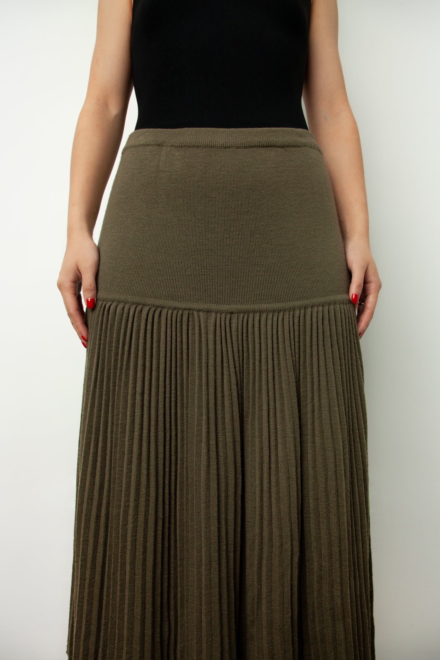 PLEATED KNIT SKIRT