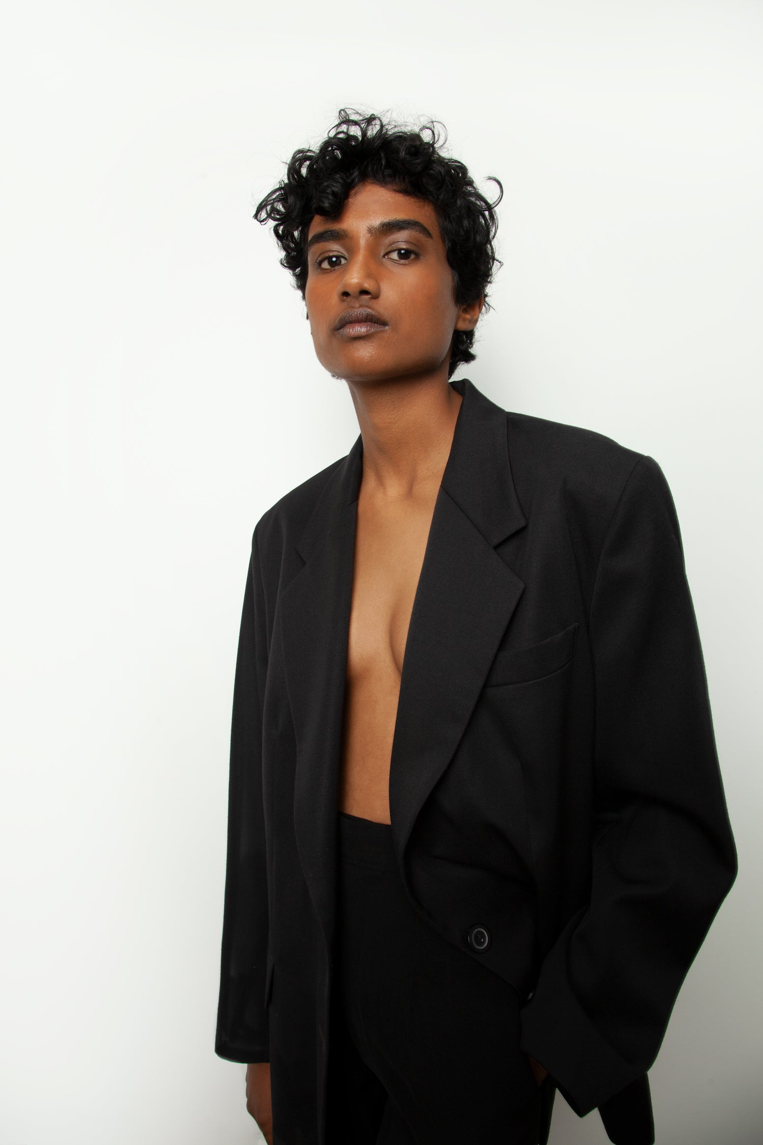 CLASSIC BLAZER