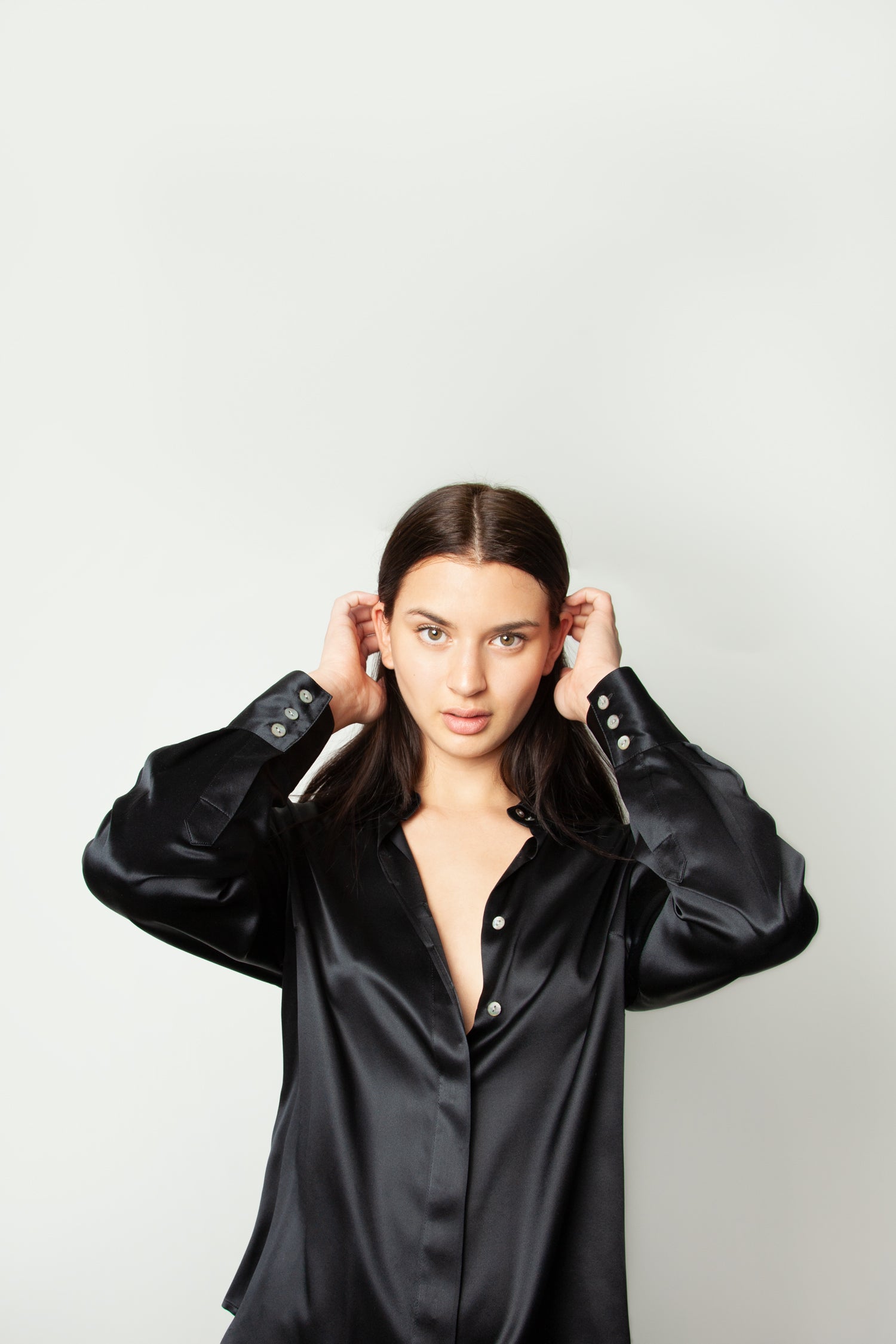 SILK SHIRT WITH SHELL BUTTONS