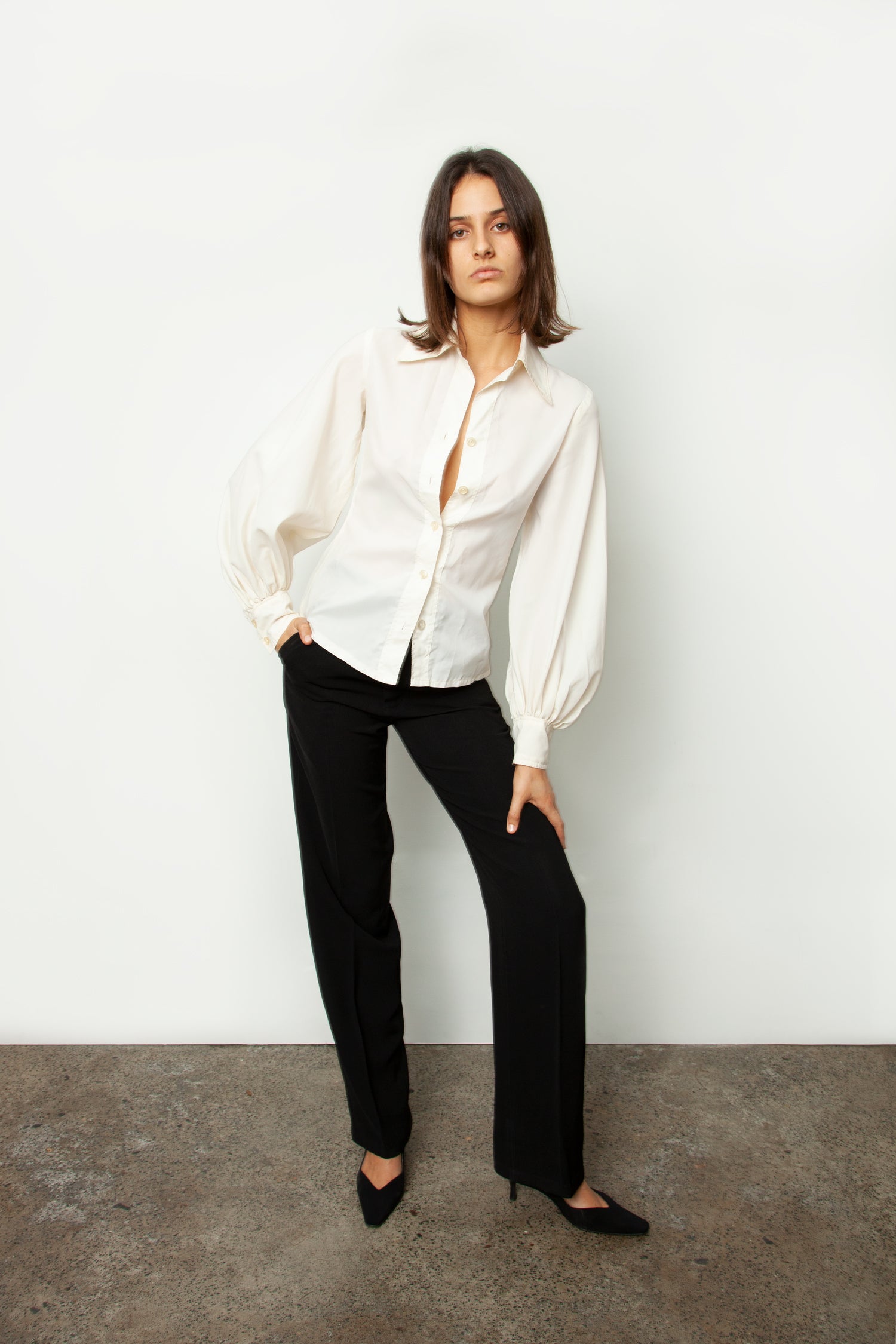BISHOP SLEEVE BLOUSE
