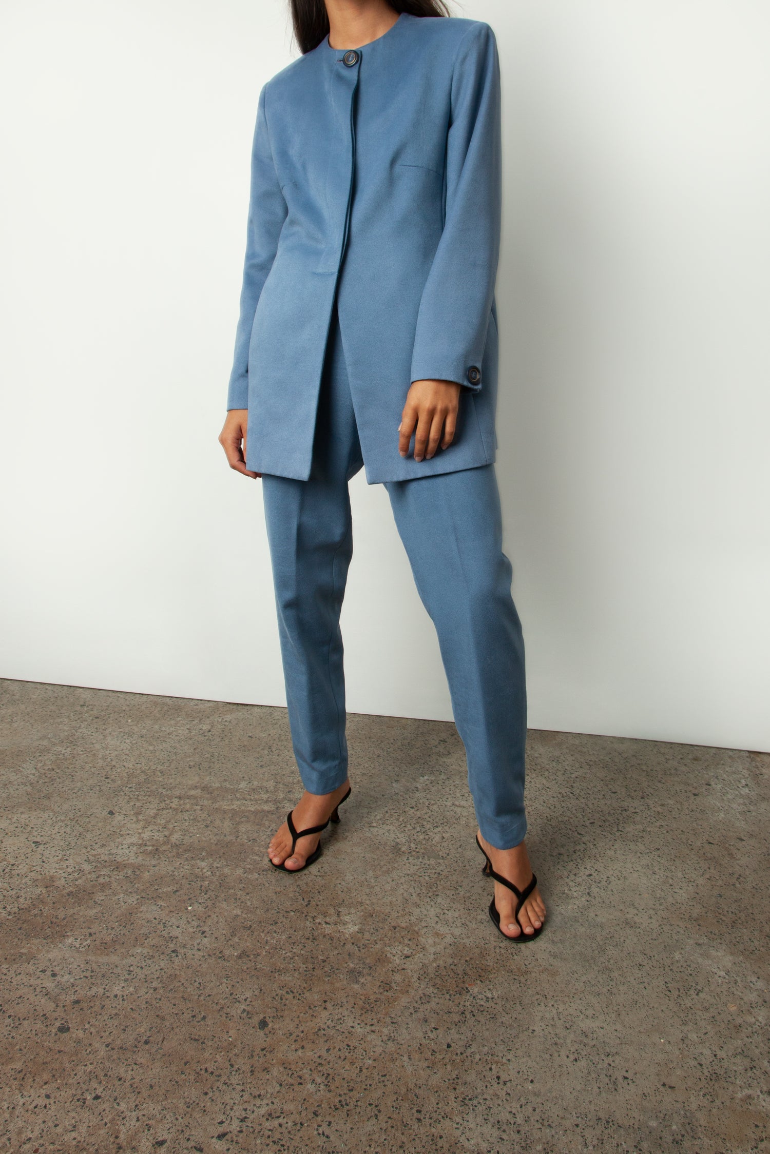 BRUSHED SUIT