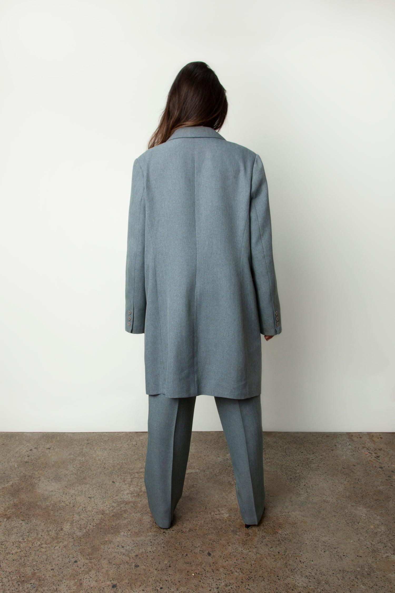 LONGLINE SUIT