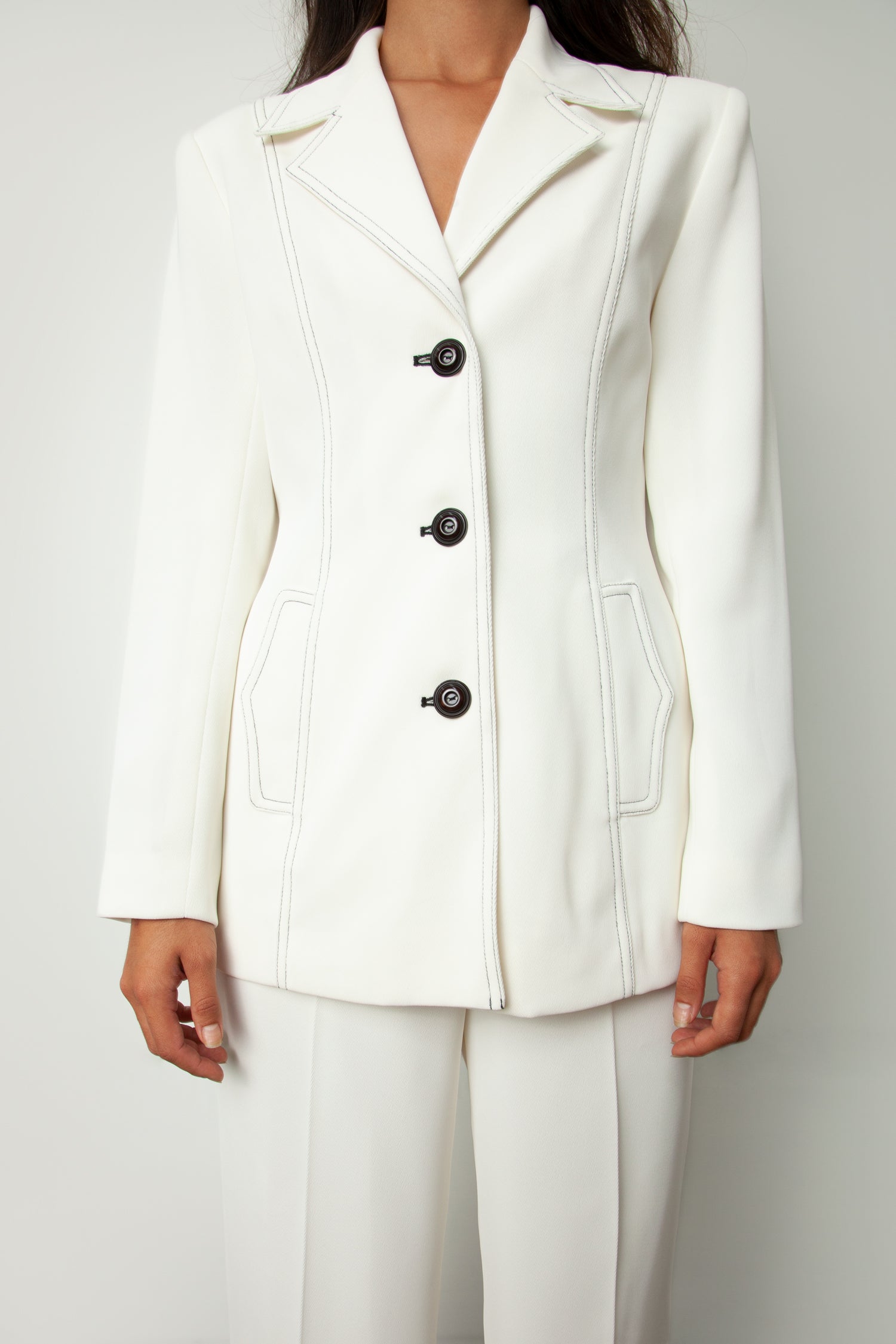 TOPSTITCHED SUIT